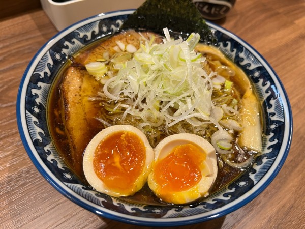 「中華そば味玉入り」@麺屋しらかわ はなれ中板橋店の写真