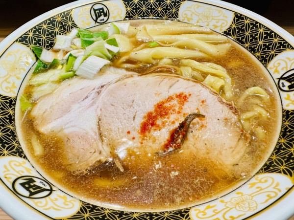 「すごい煮干ラーメン+【1600円】」@すごい煮干ラーメン野毛 すし 釣りきんの写真