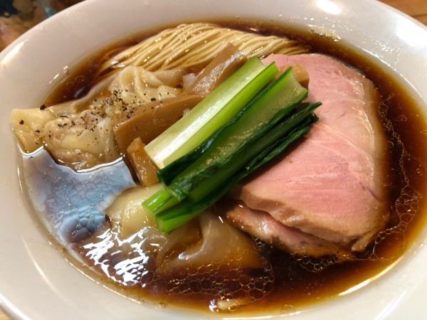 「醤油雲呑中華そば」@世田谷中華そば 祖師谷七丁目食堂の写真