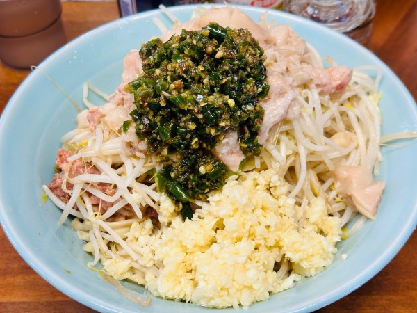 「塩ラーメン (汁なし) 950円 青とうがらし 100円」@ラーメン凛 砂町店の写真