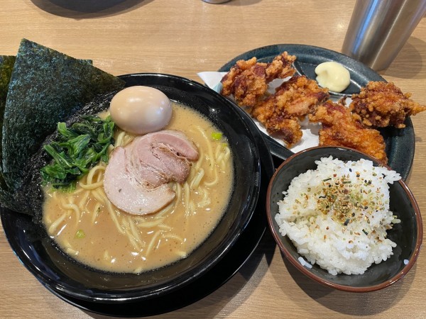 「唐揚げセット(塩)」@横浜家系ラーメン 太田商店 MAXの写真