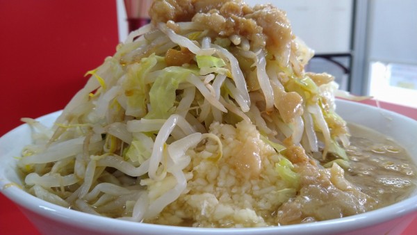 「小ラーメン麺少なめ、ヤサイちょい増し、ニンニク、アブラ」@ラーメン二郎 柏店の写真