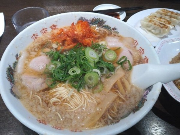 「ラーメン(キムチトッピング)」@来来亭 新堀川店の写真