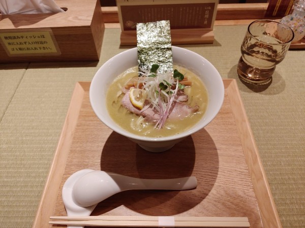 「濃厚牡蠣らぁ麺　950円」@らぁ麺 牡蠣と貝の写真