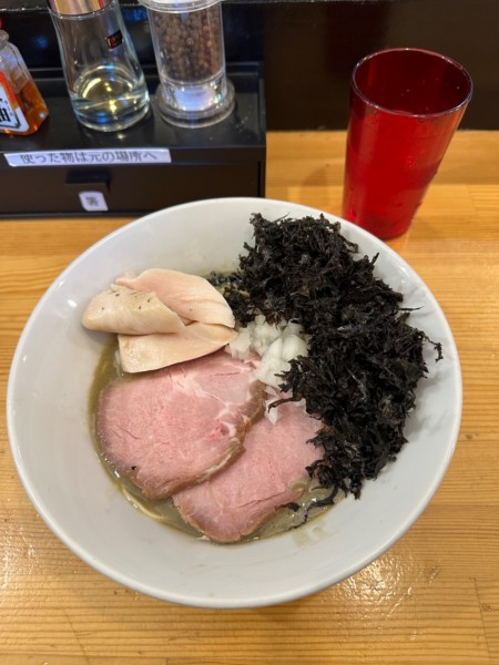 「濃厚煮干らーめん　岩のりぶたチャーシュー和え玉」@煮干らーめん 川むらの写真