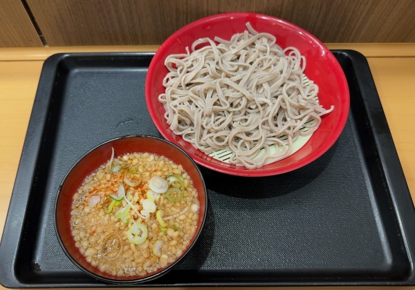 「辛たぬき肉つけそば(510円)」@名代 富士そば しのばず店の写真