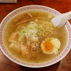 えびワンタンメン￥８００