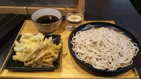 「【期間限定】冬の根菜天せいろ」@小諸そば 歌舞伎店の写真