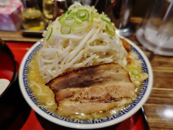 「富士ラーメン（醤油・ヤサイ増し・ニンニク）」@優勝軒 麺や十兵衛 所沢店の写真