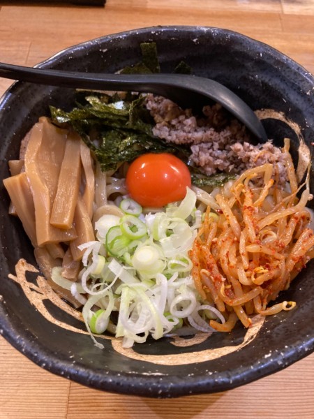 「辛まぜそば¥900」@麺屋 蝉 関大前店の写真