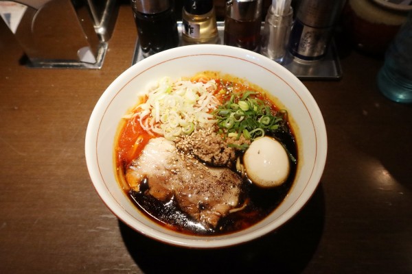 「【季節限定】辛味噌らあ麺￥９５０」@麺や 虎徹の写真