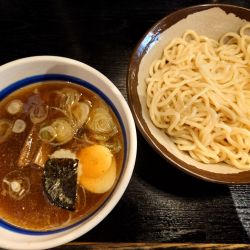 特製もりそば(麺少なめ、980円)