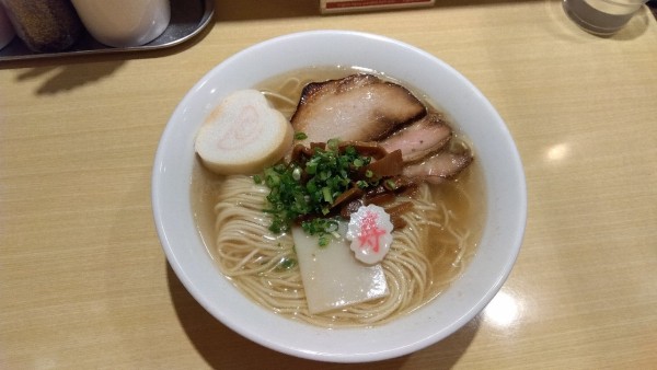 「塩ラーメン　大盛」@函館塩ラーメン 五稜郭の写真