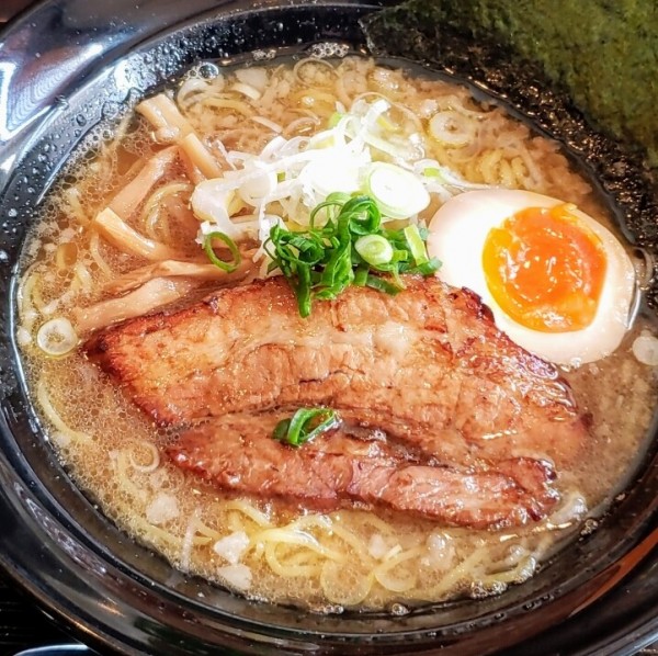 「まぐろラーメン￥０（クーポン券利用 通常￥900）」@Dining Bar さかいの写真