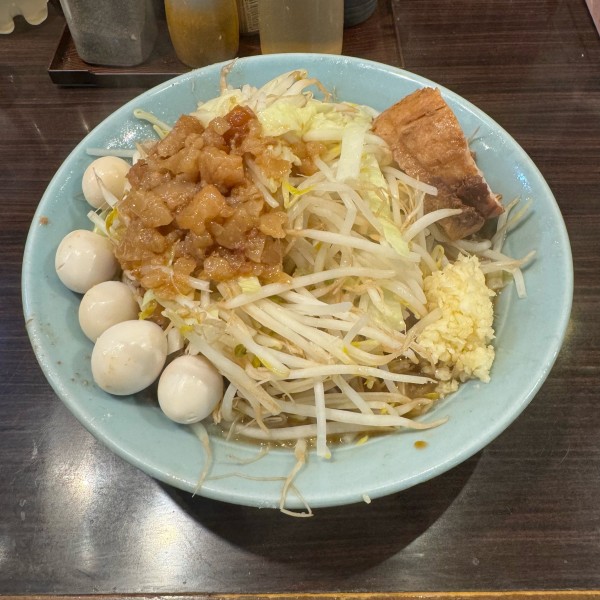「小ラーメン+うずら」@立川マシマシ 8号店の写真
