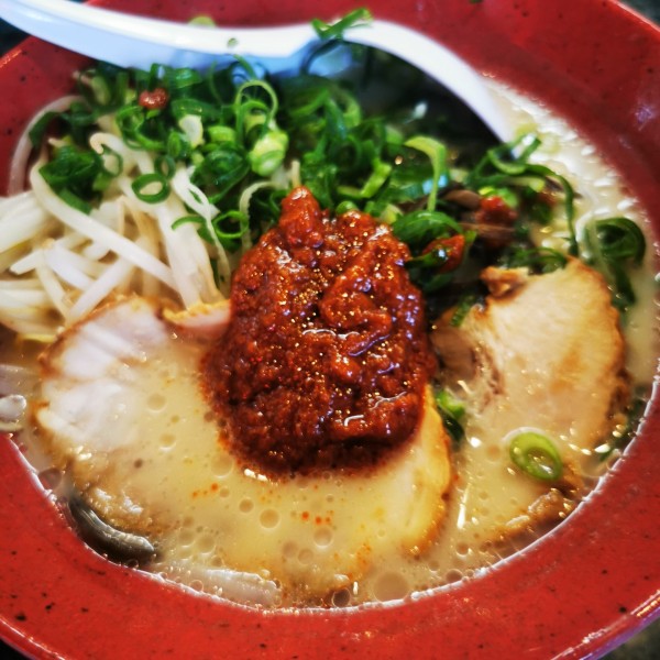 「赤旨」@まるうまラーメン ぷらっと博多No.1の写真