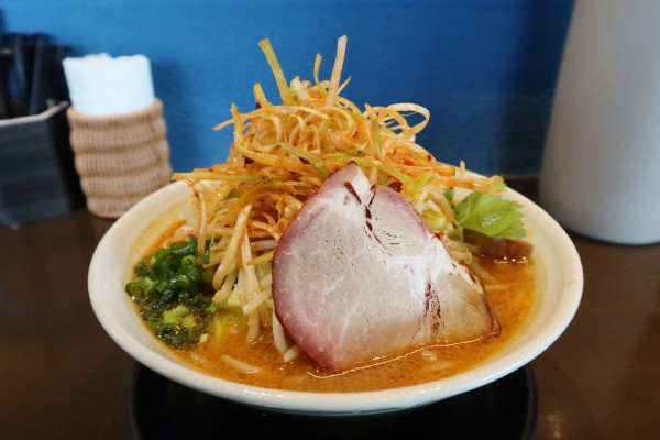 「辛ネギ味噌ラーメン￥９９０」@濃厚無双味噌ラーメン 味噌乃マルショウ 下妻店の写真