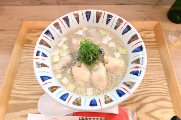 「【限定】牡蠣と浅利の汐そば（ハーブバターの茶漬け付）１３５０」@えびそば 緋彩の写真