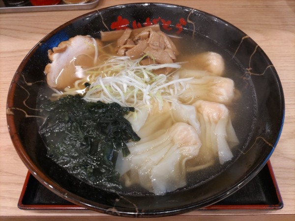 「塩えびワンタン麺」@町中華 めん王 柏の葉店の写真