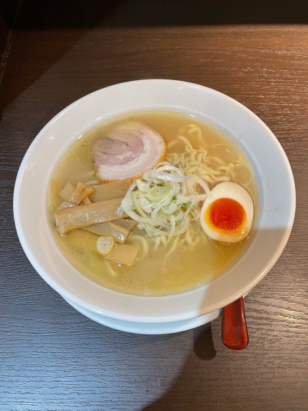 「塩らぁ麺(800円)」@らぁめん 吉家の写真