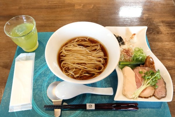 「手火山鰹NOODLE醤油￥１３００」@Noodle Dishes 粋蓮華の写真