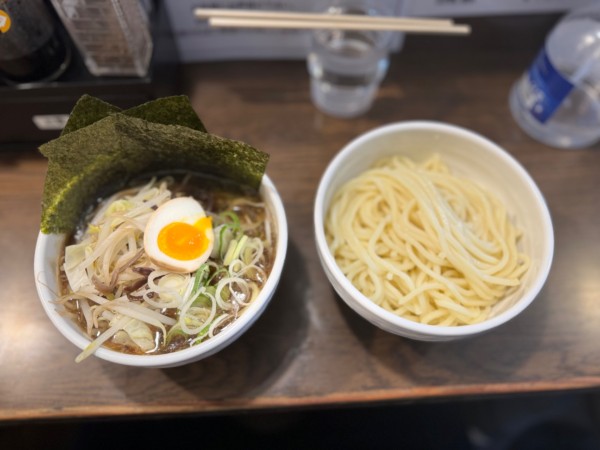 「全部乗せ十八番つけそば冷や1.5(約340g)1300円」@麺舗十六の写真
