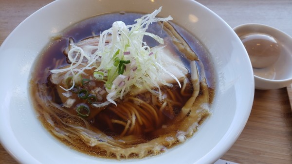 「鴨醤油拉麺＋味玉」@鶏醤油拉麺専門店そうわの写真