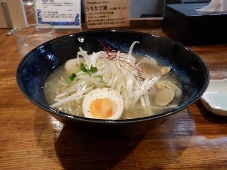 「アサリ香る塩ラーメン　並」@自家製熟成麺 吉岡 田端店の写真