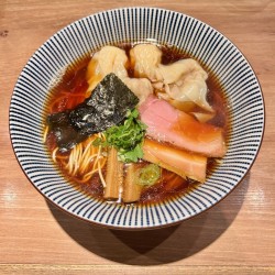 黒旨にこにこワンタン麺(肉2コ・エビ2コ)(1050円)