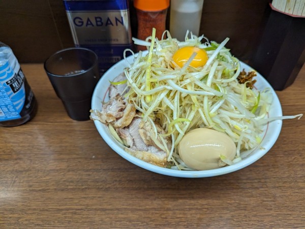 「汁なし　味付け玉子」@ラーメン二郎 横浜関内店の写真