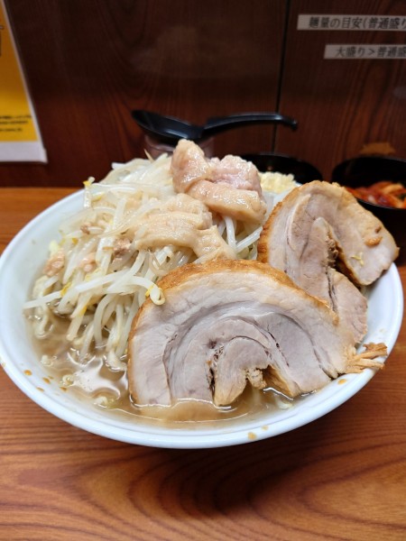 「大ラーメン タマネギキムチ✖️２  ニンニク アブラ」@ラーメン二郎 亀戸店の写真