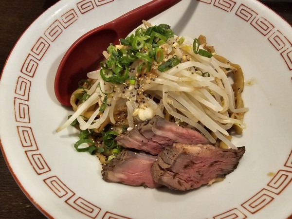 「背脂ニンニク油そば」@立ち呑み居酒屋 金町製麺の写真