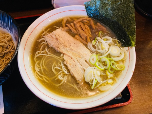 「倍濁り煮干し醤油＋和え玉」@東日本ラーメン研究所の写真