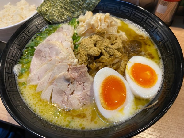 「青らーめん＋味玉＋肉＋メンマ＋白めし」@らーめん渡邉の写真