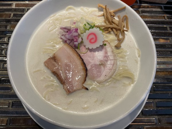 「貝だし鶏白湯」@noodles kitchen GUNNERS 新丸子店の写真