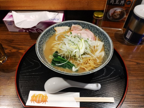 「室鯵豚骨ラーメン」@拉麺 阿吽の写真