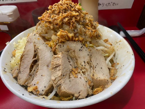 「まぜそば350g」@あいすべきものすべてに ニュータウン店の写真