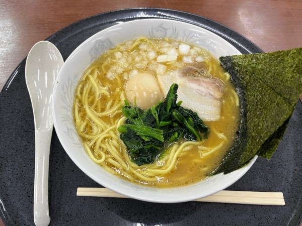 「醤油豚骨味玉ラーメン　麺硬　1070円」@麺匠 久玄 高坂SA下り店の写真