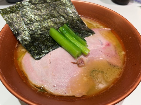 「ラーメン」@家系ラーメン 革新家 TOKYOの写真