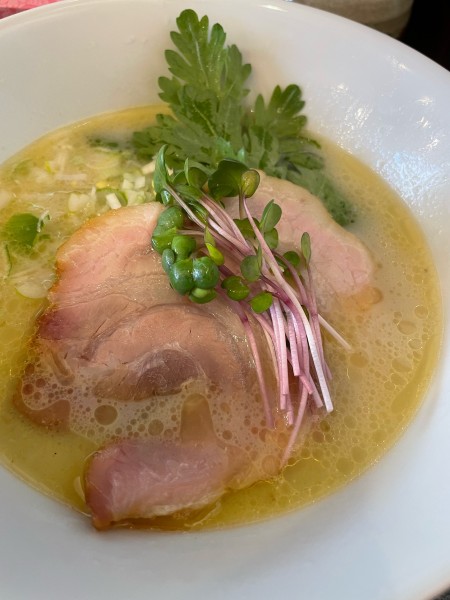 「塩鶏白湯」@らーめん阿久和堂の写真