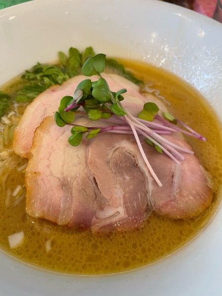「醤油鶏白湯」@らーめん阿久和堂の写真