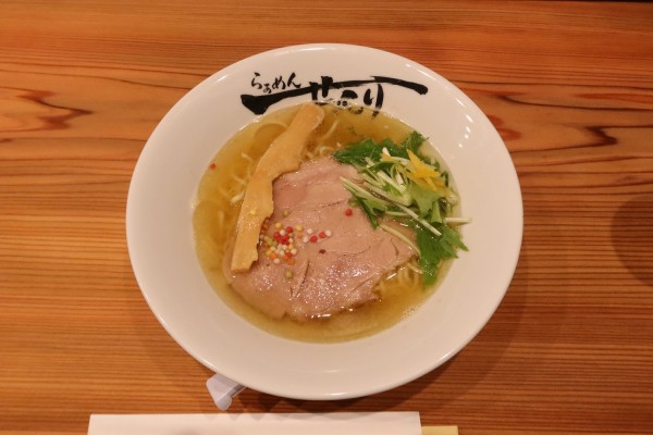 「柚子香るにぼしおラーメン￥８５０」@らぁめん せんりの写真