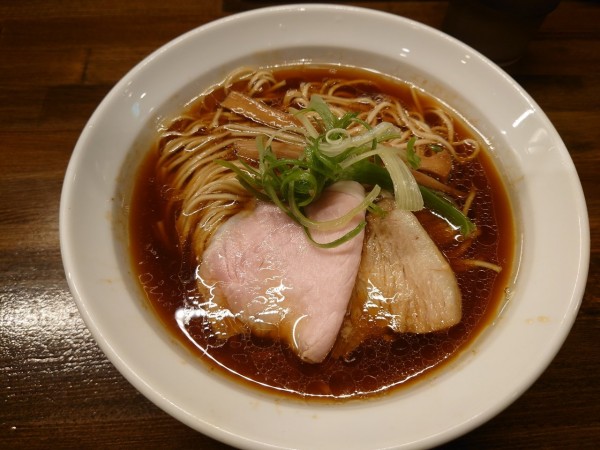 「鶏醤油ラーメン」@麺や一芯の写真