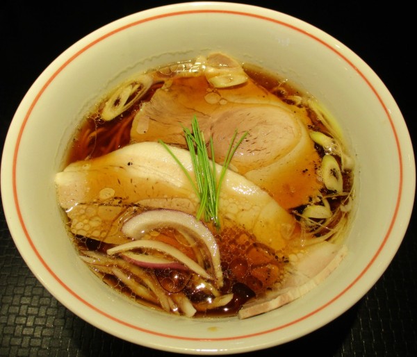 「豚一頭清湯麺（醤油）950円」@豚一頭 清湯麺の写真