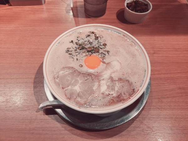 「月見ラーメン」@三代目 博多 だるま アクアシティお台場店の写真