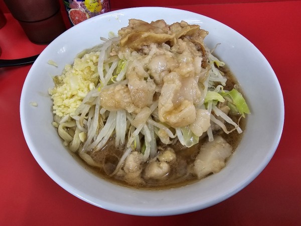 「麺半分ニンニクアブラ800円＋氷結グレフル200円」@ラーメン二郎 柏店の写真