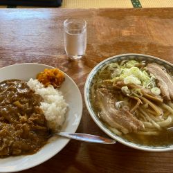 ワンタンメン　カレーライス