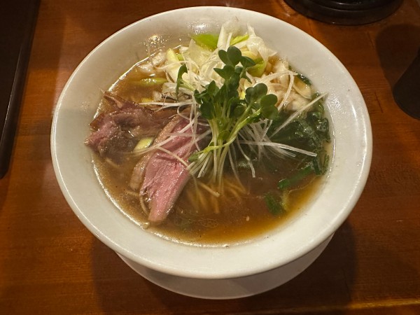 「薄口鴨だしラーメン　ネギ多め」@鴨だし中華そば 王鴨の写真