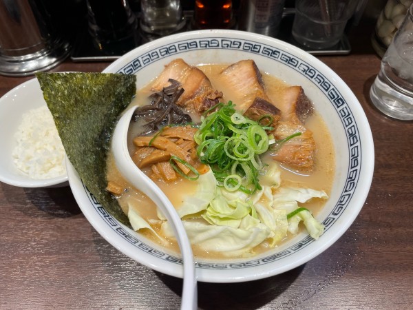 「角煮ラーメン + 半ライス(サービス)」@熊本ラーメン ひごもんず neo 三鷹の写真