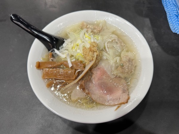 「しおわんたんめん 1100円」@らぁめん 生姜は文化。 中野店の写真